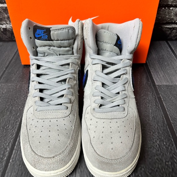 Nike Air Force 1 High LV8 'Chenille Fluff Swoosh' Shoe Size 11.5 Grey 806403-015 - Picture 3 of 13